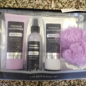 French Lavender 5 pc bath and body set with loofah, brand new!